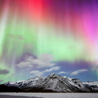 AL-Mountains-in-Motion-WildAurora_Banff_20x16 (jpg)