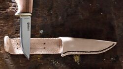 Bushcraft: Messer und Messerscheide selber bauen 