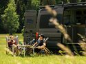 Camping im Sommer mit dem Wohnmobil