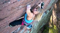 Charlotte Frank klettert in der Pfalz