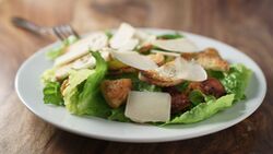 Einfacher Salat für unterwegs - Caesar Salad