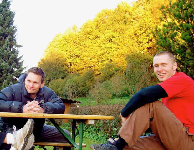 Hannes Huch und Rich Simpson bei Oma Eichler Untertrubach