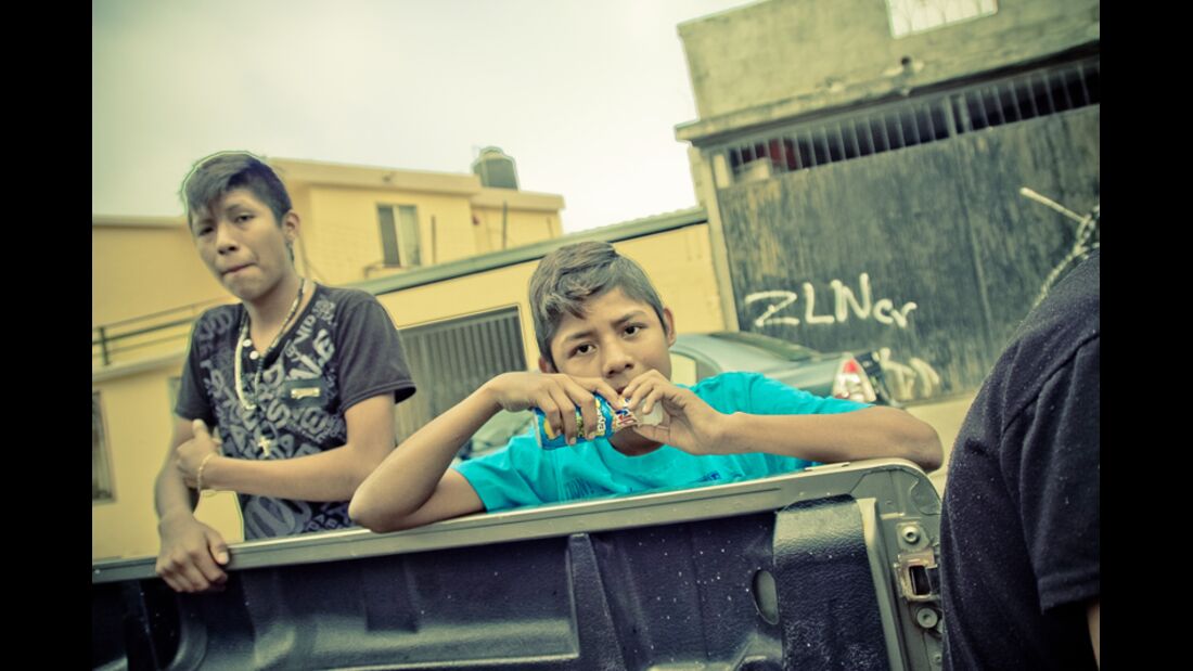 KL-Escalando-Fronteras-Charity-Klettern-Mexiko-Gewalt-und-Armut-machen-einen-grossen-Teil-des-Lebens-dieser-Jugendlichen-aus (jpg)