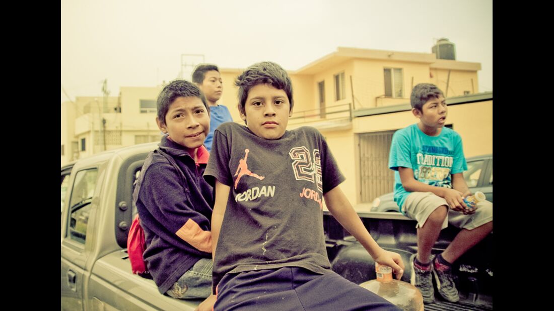 KL-Escalando-Fronteras-Charity-Klettern-Mexiko-Javier-Esteban-Eduardo-und-Carlos-waren-die-ersten-Jugendlichen-aus-Lomas-Modelo-Monterrey-die-seit-2014-mit-Escalando-Fronteras-klettern-gehen (jpg)