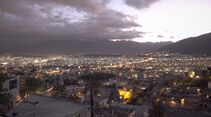 KL-Escalando-Fronteras-Charity-Klettern-Mexiko-Monterrey-by-night (jpg)