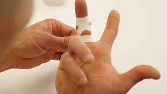 KL Finger-Mittelgelenk tapen fürs Klettern