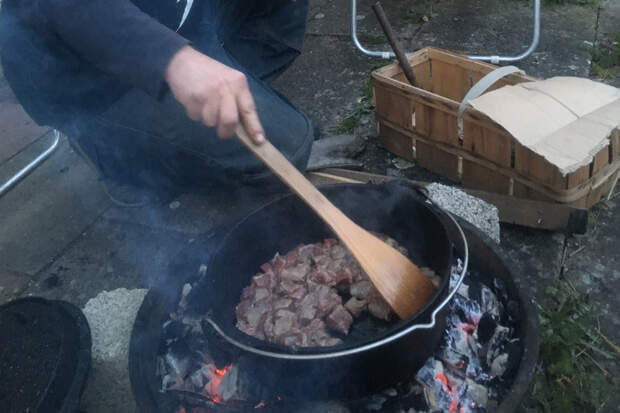 Kochen am Lagerfeuer - Dutch Oven