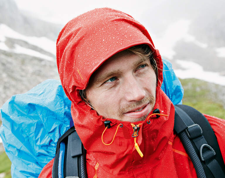 Elf verschiedene Regenjacken im Test outdoor Elf verschiedene Regenjacken im Test outdoor