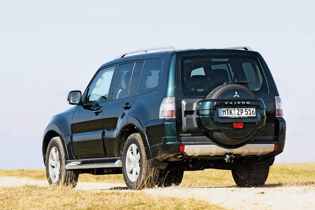 OD-2012-DieBestenFamilienautos-ab30.000-Mitsubishi-Pajero (jpg)