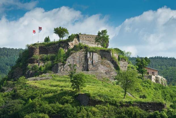 OD 2016 Advertorial Rheinland Pfalz Tourismus AhrSteig Burg