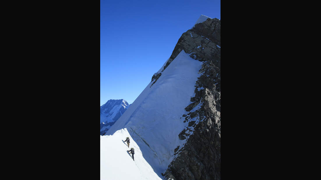 Beyond The Edge - Sir Edmund Hillarys Aufstieg Zum Gipfel Des Everest Beyond The Edge - Sir Edmund Hillarys Aufstieg Zum Gipfel Des Everest