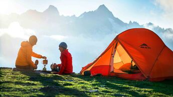 Wildes Zelten oberhalb der Baumgrenze wird in der​ Schweiz meist toleriert.​