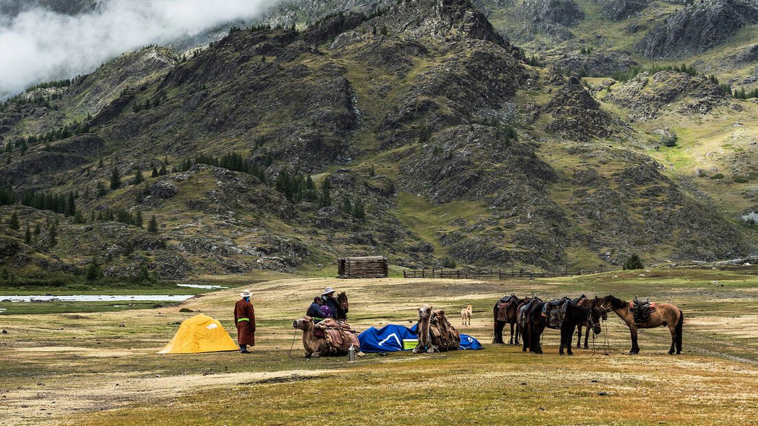 das-altaigebirge-im-westen-der-mongolei-kalt-erwischt