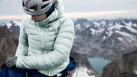 kl-winterjacke-daunenjacke-arcteryx-cerium-lt-hoody-w-dew-drop-action-f17-teaser-n (jpg)