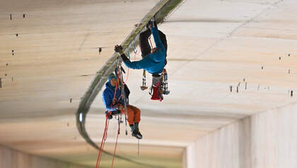 Tom Randall & Pete Whittaker Brits climb Bridges