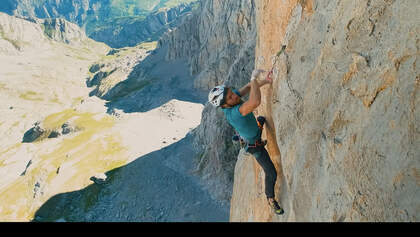 Siebe Vanhee climbs Orbayu