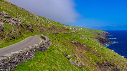 OD 2018 Irland Roadtrip Grüne Insel Nordeuropa Straße Auto Wiese Meer Klippen