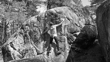 kl-bouldern-fontainebleau-rocher-canon-sarah-bleau-sw (jpg)