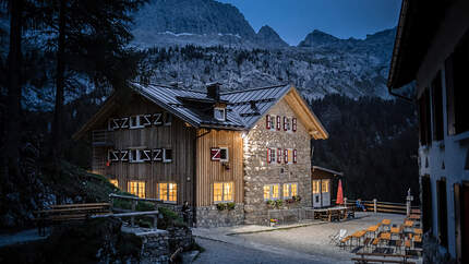 od 0219 Dolomiten Marmolada - Hütte