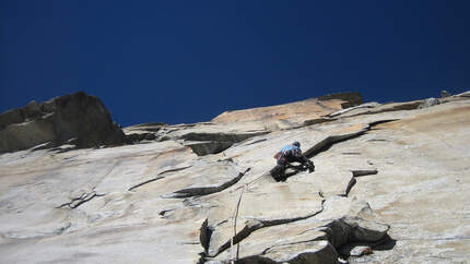 Trad-Klettern, clean climbing in der Schweiz