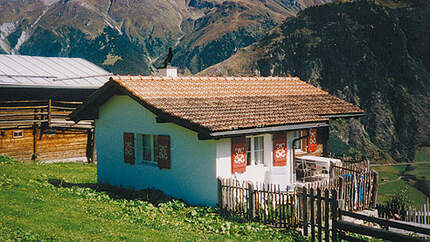 OD Die eigene Almhütte: Schweiz / Curaglia Disentis - Hexenhüsli