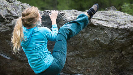 kl-hueftbeweglichkeit-bouldern-mina-heelhook-c-jacob-slot-511a2772 (jpg)