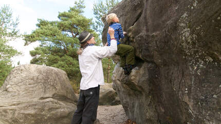 kl-klettern-mit-kindern-bouldern-fontainebleau4 (jpg)