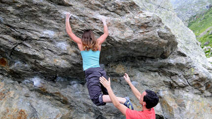 KL Herauspendelnde Füße beim Bouldern