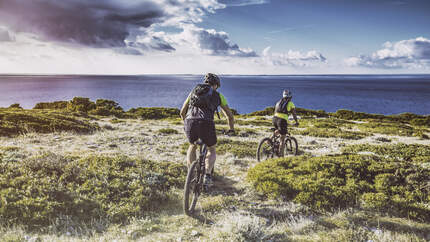 Cycling along coastline Kroatien Mtb Mountainbike Radfahren Fahrrad fahren Urlaub Meer Küste