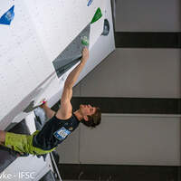 kl-bouldering-world-cup-kazo-2016_26578660116_o-jan-hojer (jpg)