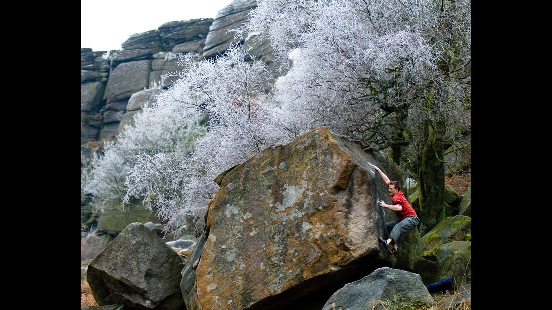 kl-bouldern-england-boulder-britain-peak-district-winter (jpg)