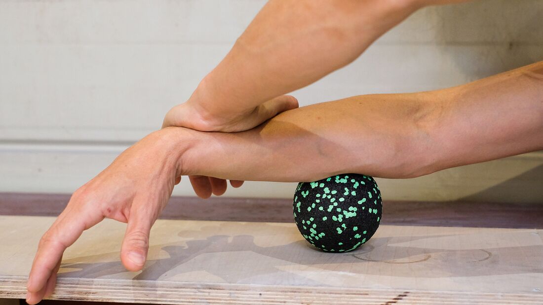 kl-massage-regeneration-unterarm-massage-klettern-kugel-quadr (jpg)